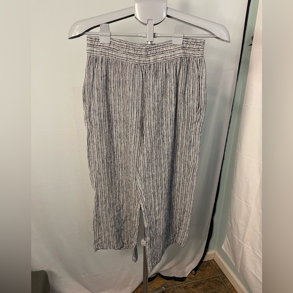 Sienna sky, black and white linen blend‎ cropped pants size large - Picture 1 of 7